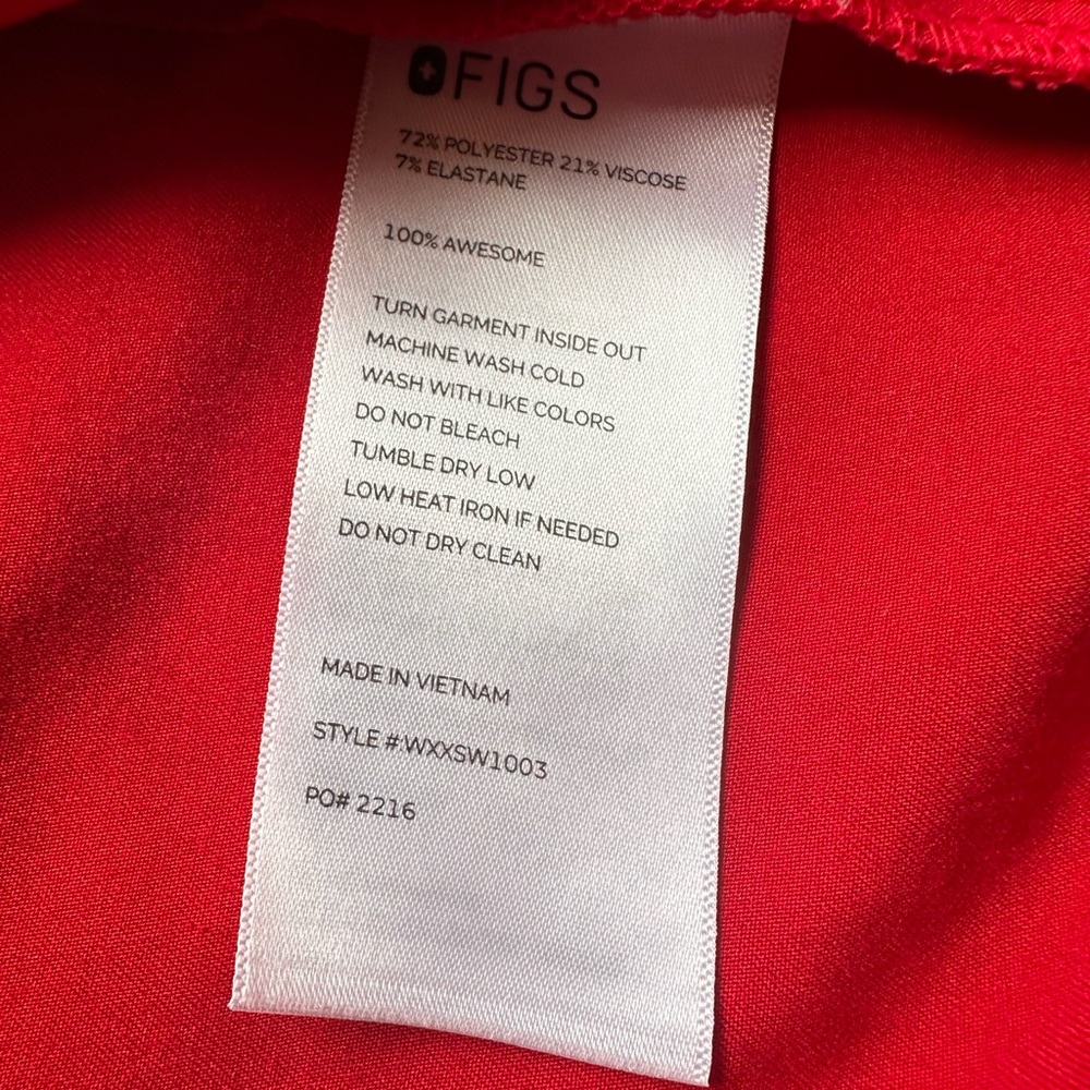 Figs Women’s Scrub set. Color: Winning Red. - Picture 4 of 5